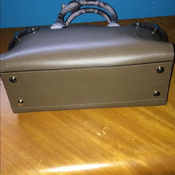 Henri bendel satchel - Picture 3 of 5